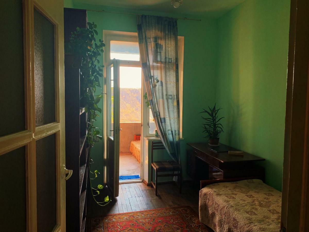 Room In The Centre เยเรวาน ภายนอก รูปภาพ